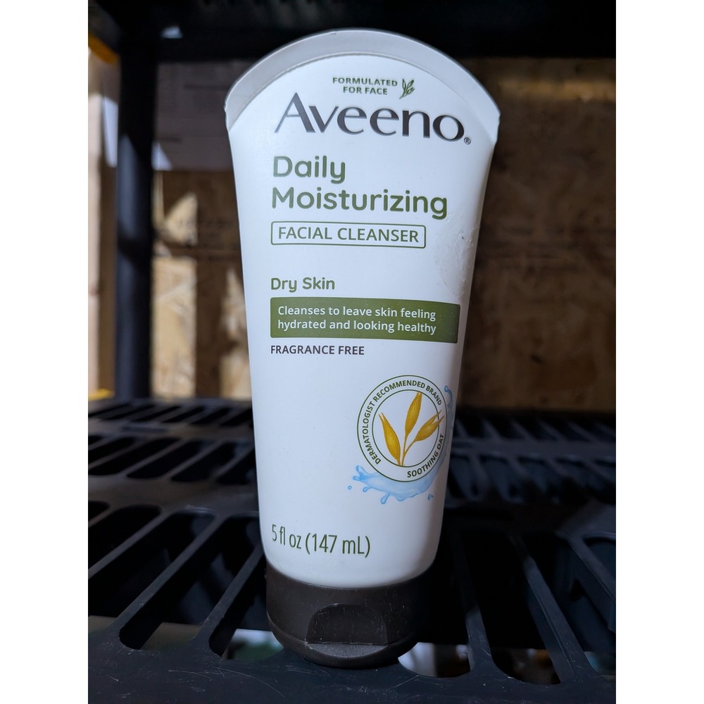 Aveeno Full size *NEW* Daily Facial Moisturizing Fragrance Free Cleanser 5 fl oz